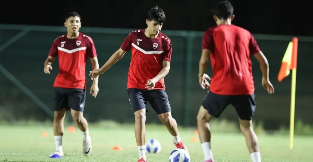 استعدادًا لتصفيات كأس آسيا.. شباب العراق يلاقون اليوم عُمان ودياً