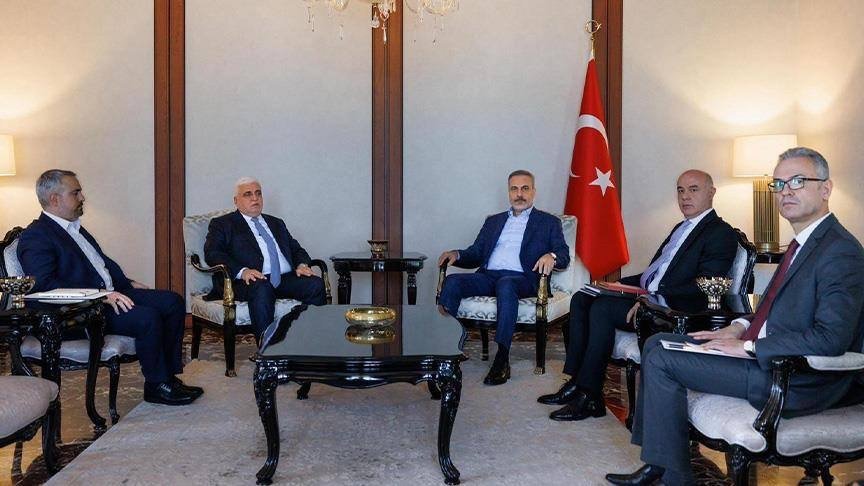 الفياض ووزير الخارجية التركي يبحثان سبل تعزيز التعاون والتنسيق المشترك