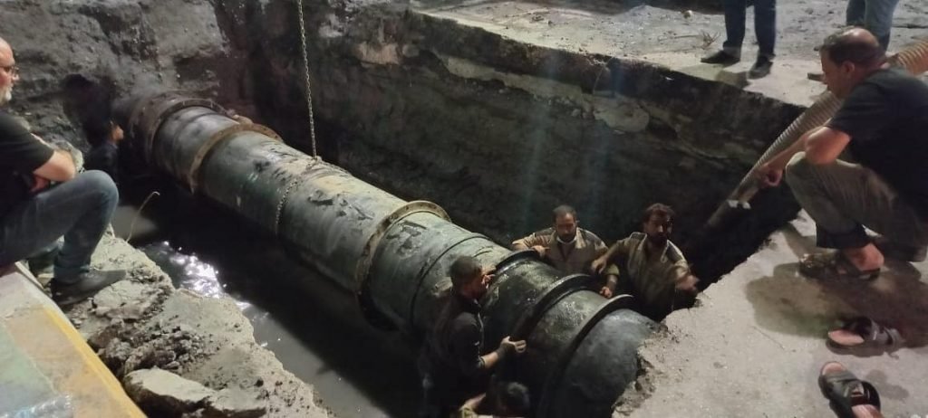 بقطر 1000 ملم لكل انبوب.. مديرية ماء كربلاء المقدسة تنجز أعمال صيانة الخطوط الناقلة للماء الخام لمشروع ماء كربلاء الموحد