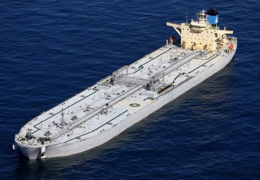 إعلام إيراني: الناقلة المحتجزة قرب فنزويلا مملوكة لإيران